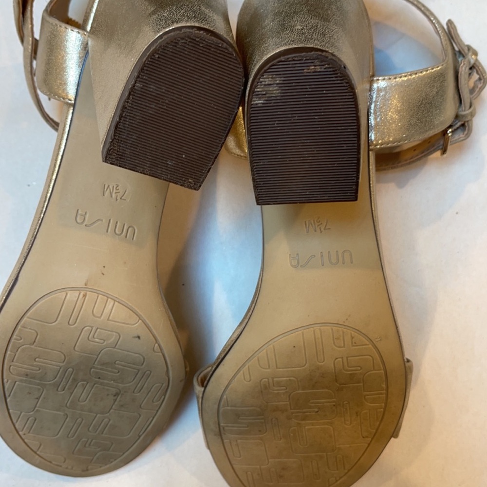 Unisa Reiaa Metallic Gold Strappy Sandals - Picture 12 of 14
